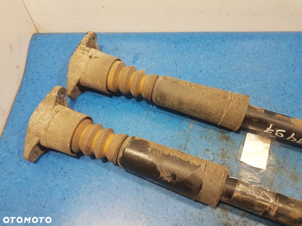 AUDI A4 B6 KOMBI AMORTYZATORY TYŁ . - 2