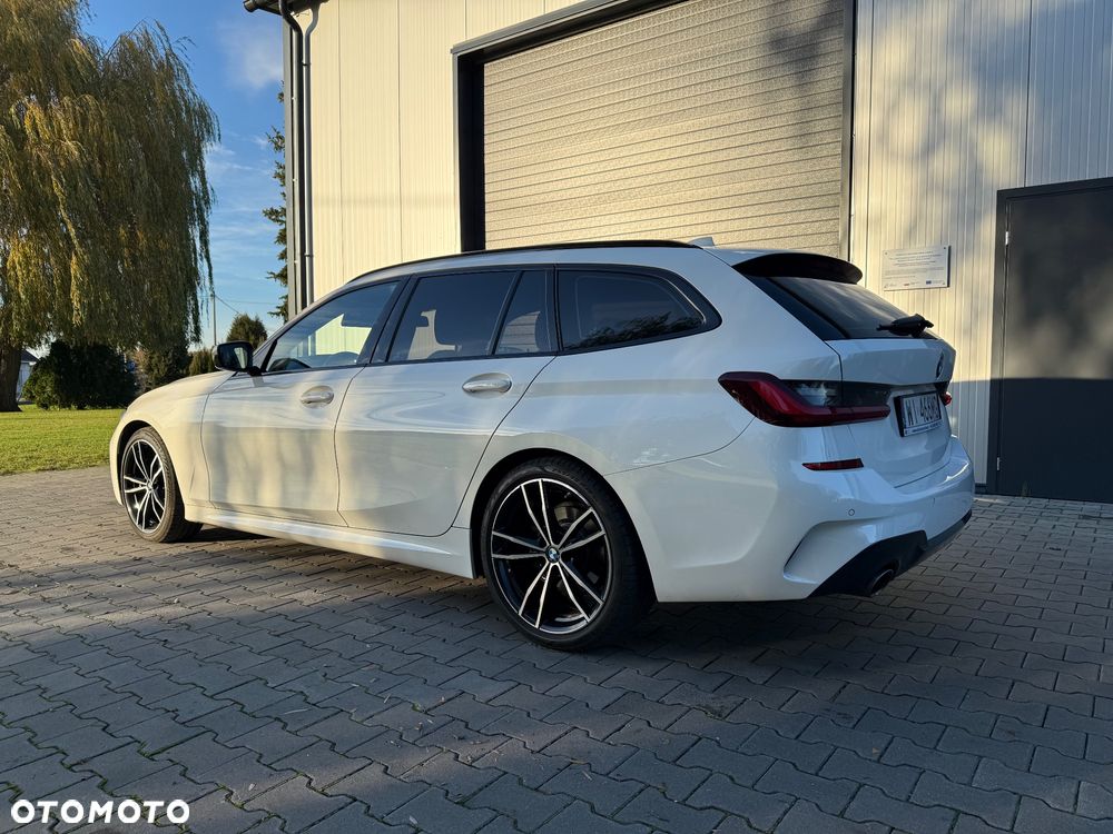 BMW Seria 3 320i M Sport Sport - 21