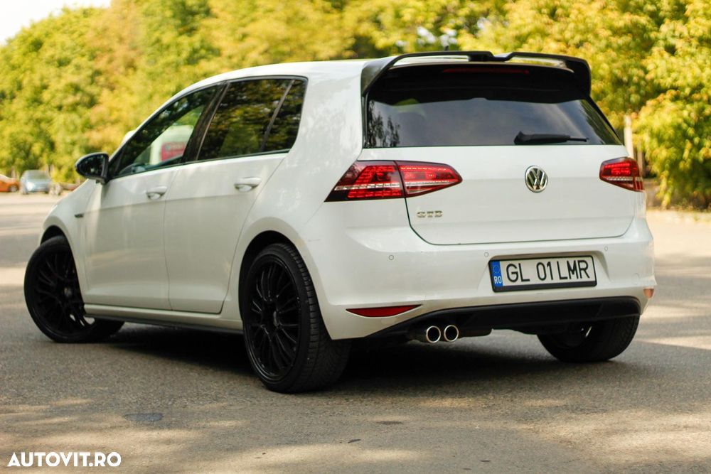 Volkswagen Golf GTD 2.0 TDI SCR DSG - 3