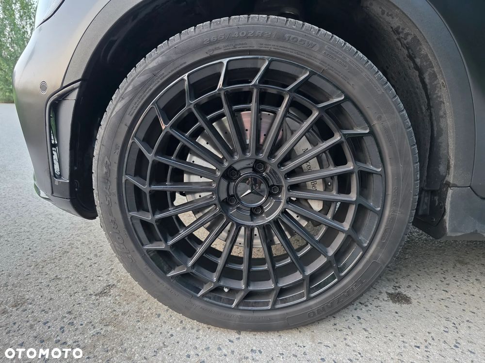 Mercedes-Benz GLC 300 e 4-Matic - 13