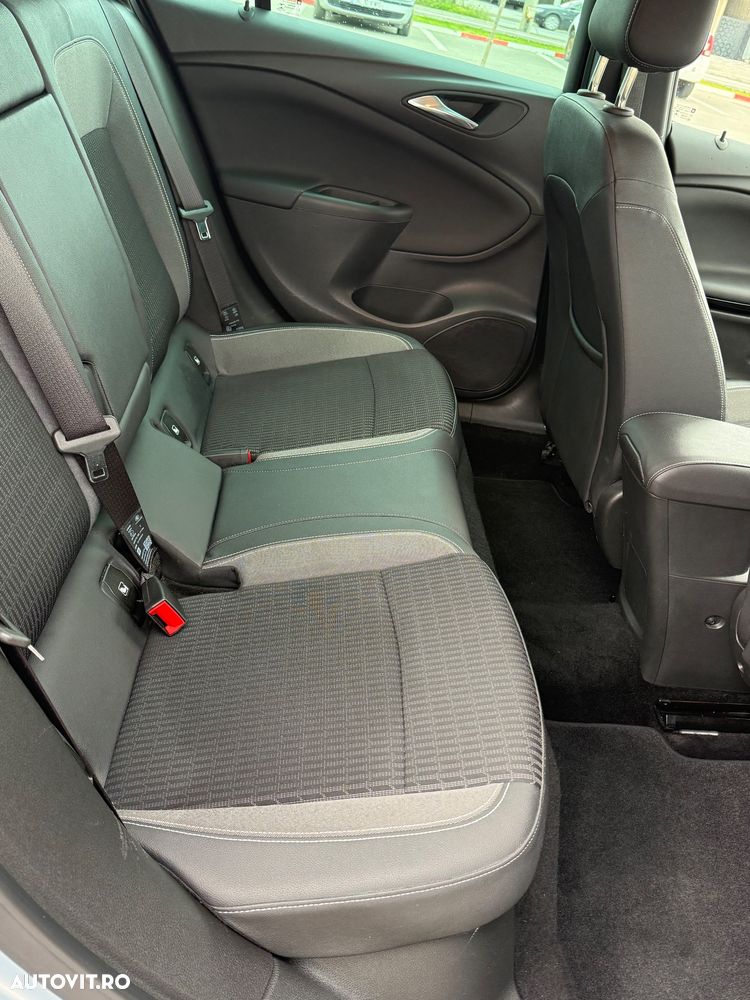 Opel Astra 1.5 D Start/Stop Business Elegance - 11