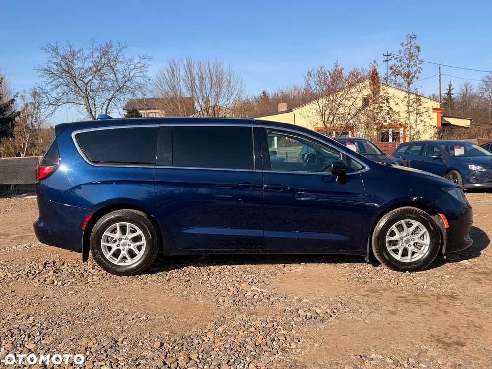 Chrysler Pacifica - 2