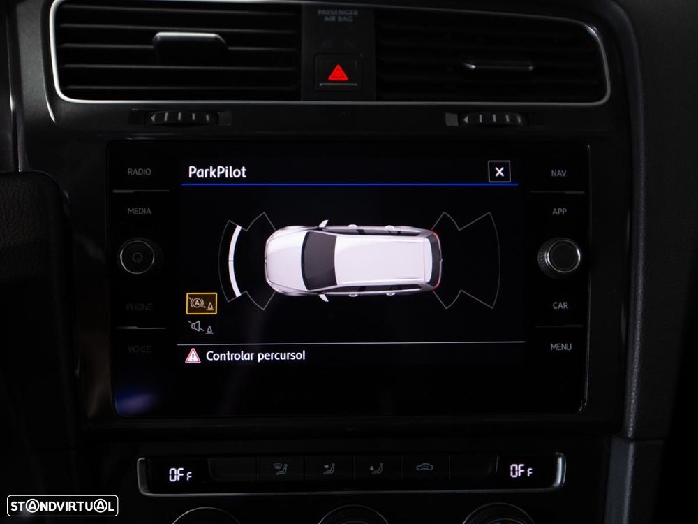 VW Golf Variant - 25