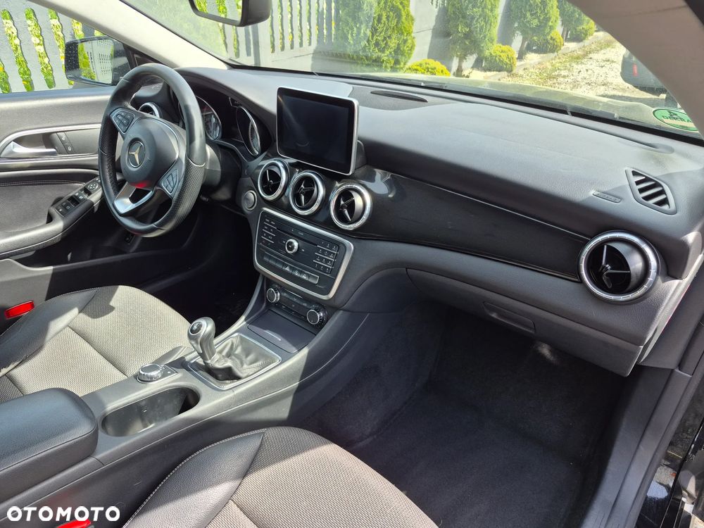 Mercedes-Benz CLA 200 - 14