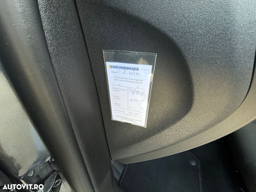 Volvo V40 D2 - 24