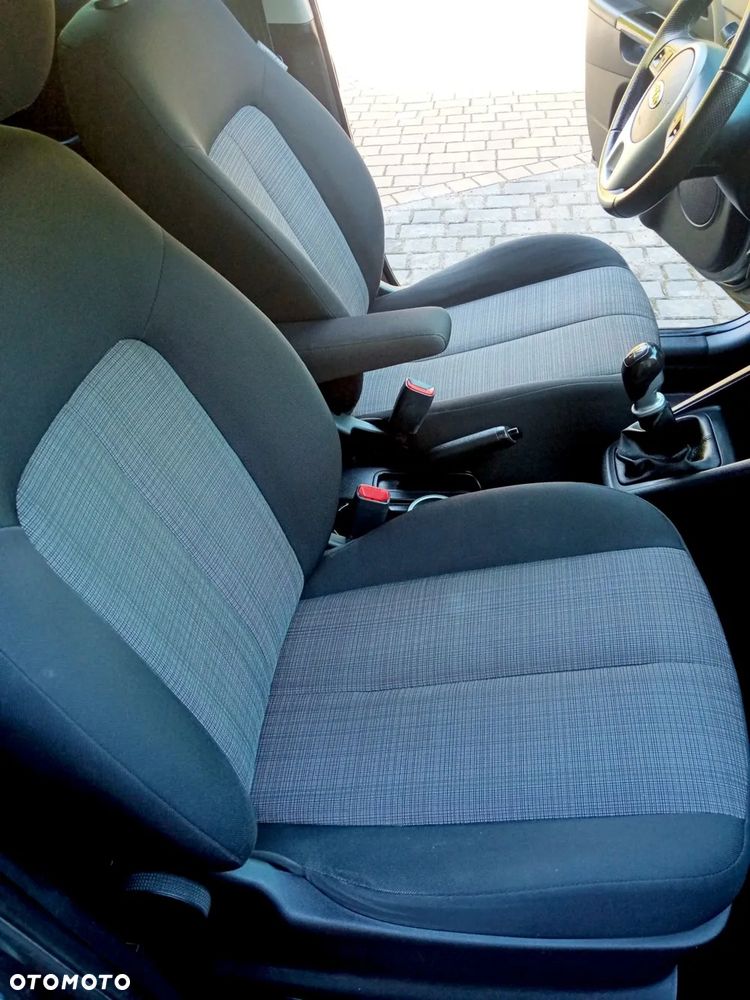 Kia Venga 1.4 CVVT Vision - 14