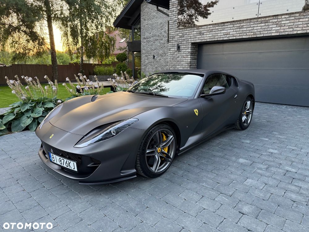 Ferrari 812 Superfast - 1