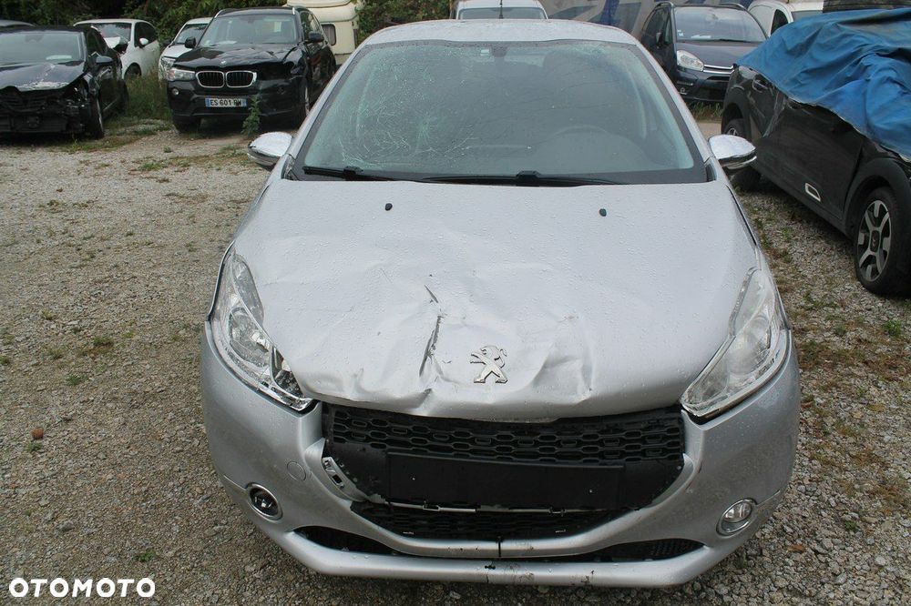 Peugeot 208 - 2