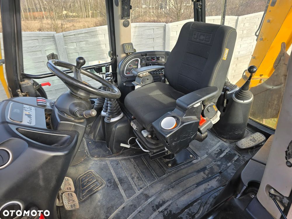 JCB - 3
