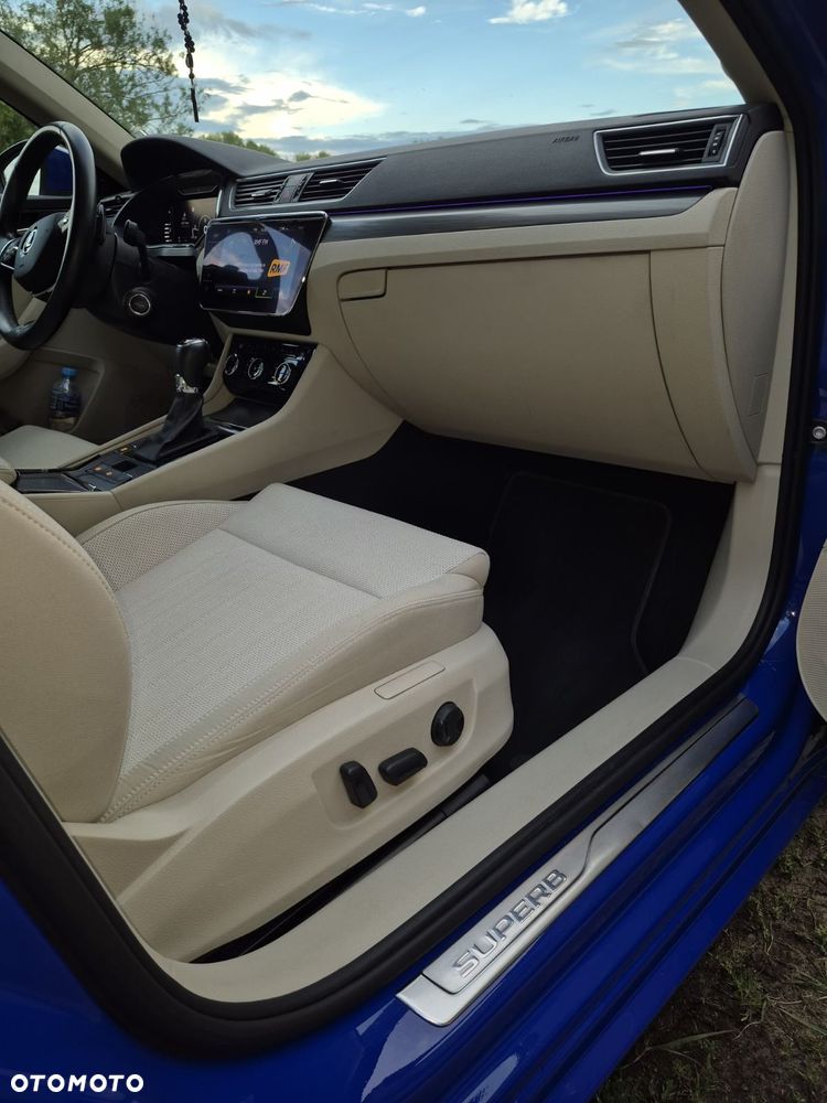 Skoda Superb 2.0 TDI SCR Style DSG - 6