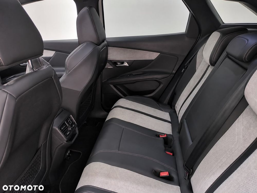 Peugeot 3008 1.6 PureTech HYbrid GT Line S&S EAT8 - 9