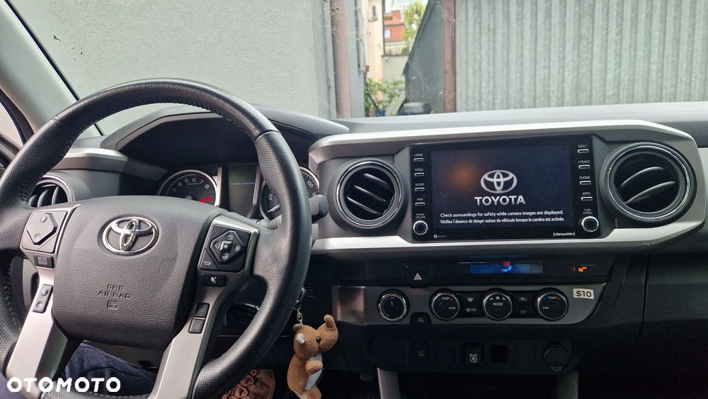 Toyota Tacoma - 17
