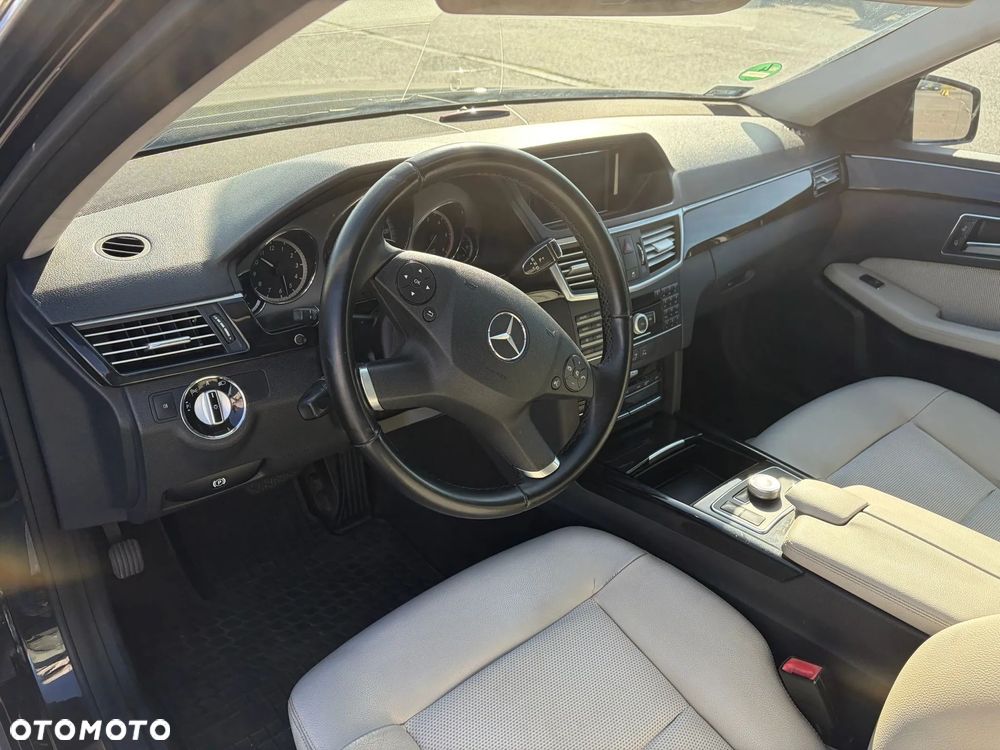 Mercedes-Benz Klasa E 350 CDI DPF 4Matic BlueEFFICIENCY 7G-TRONIC Avantgarde - 6