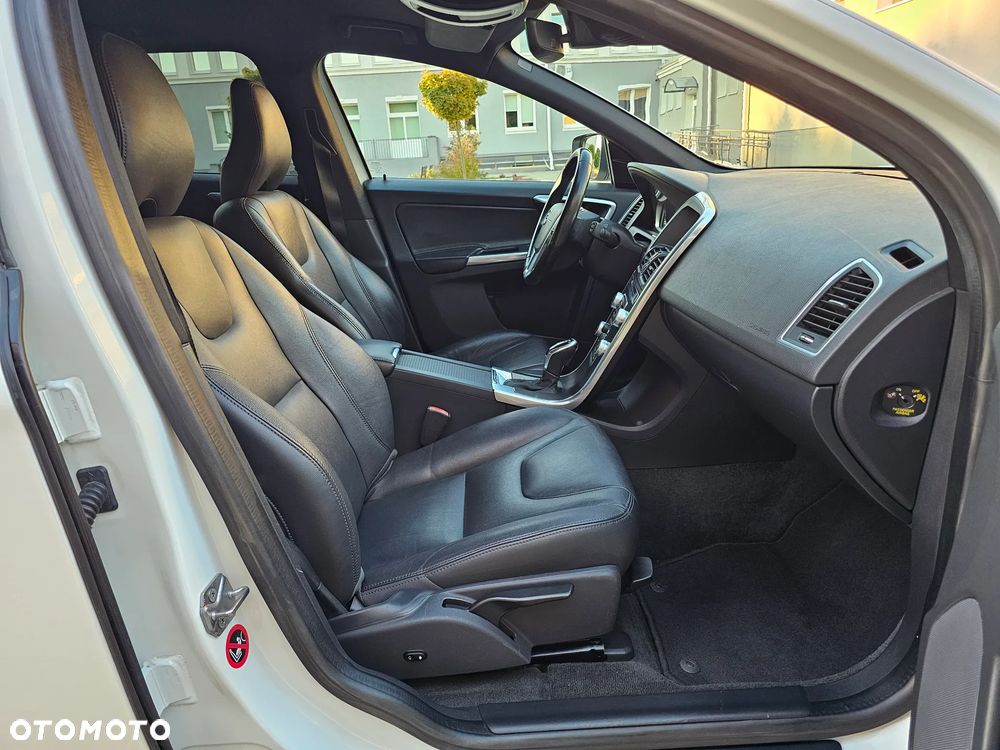 Volvo XC 60 D4 Geartronic Summum - 26