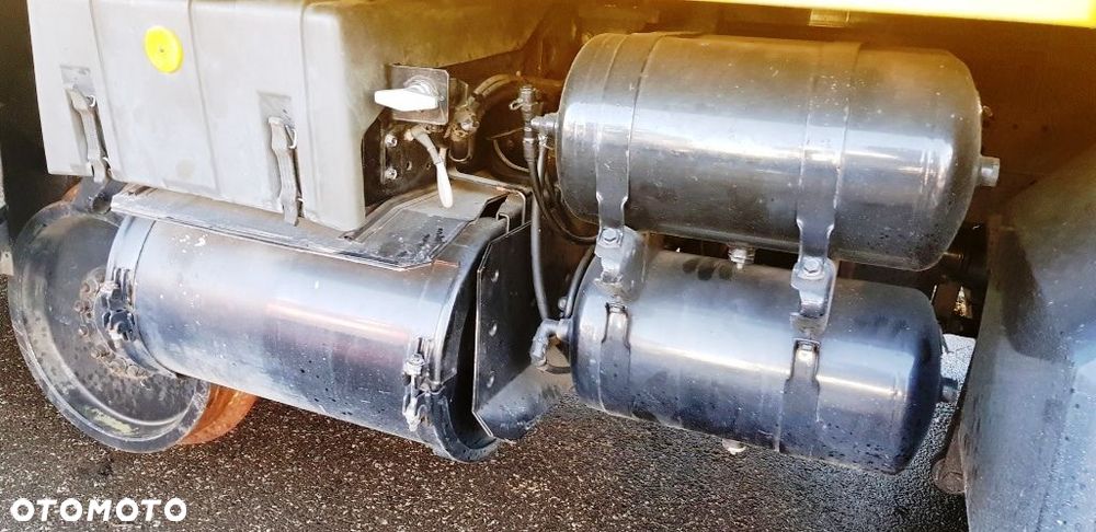 Iveco 260E35 dwudrogowy ZWEIWEG szynowy do pracy na torowisku 1435 - 7