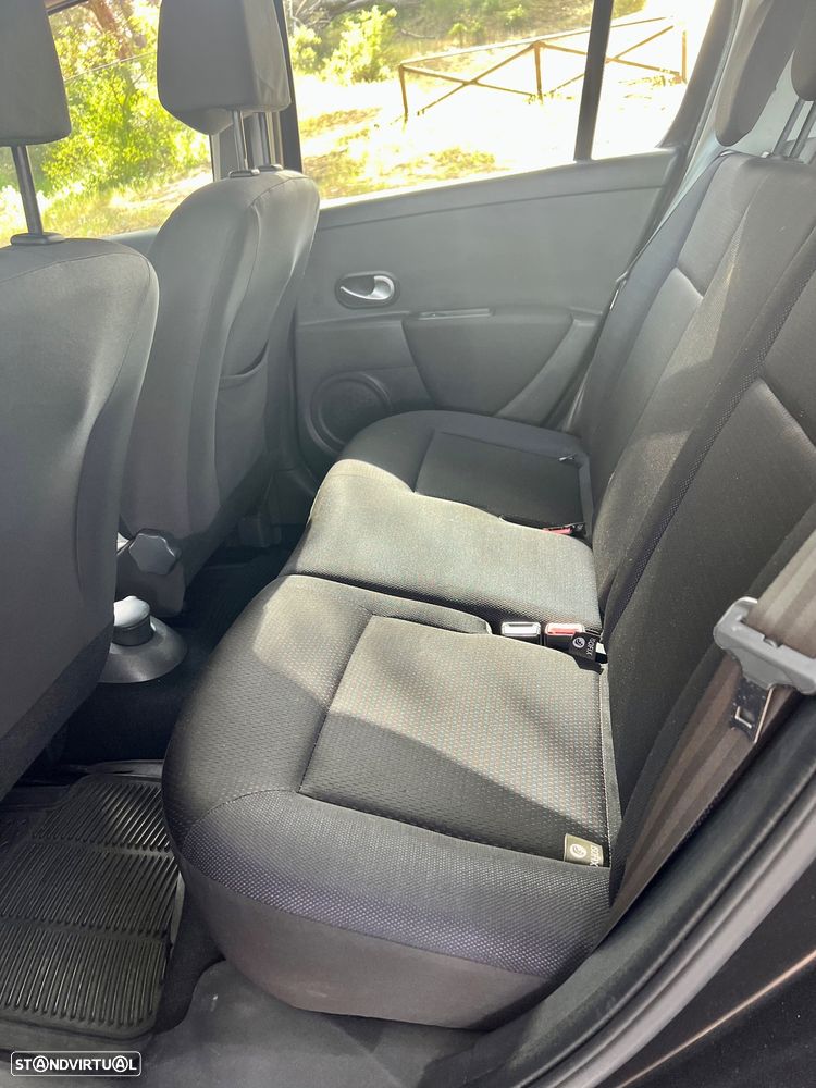 Renault Clio 1.5 dCi Dynamique S - 11