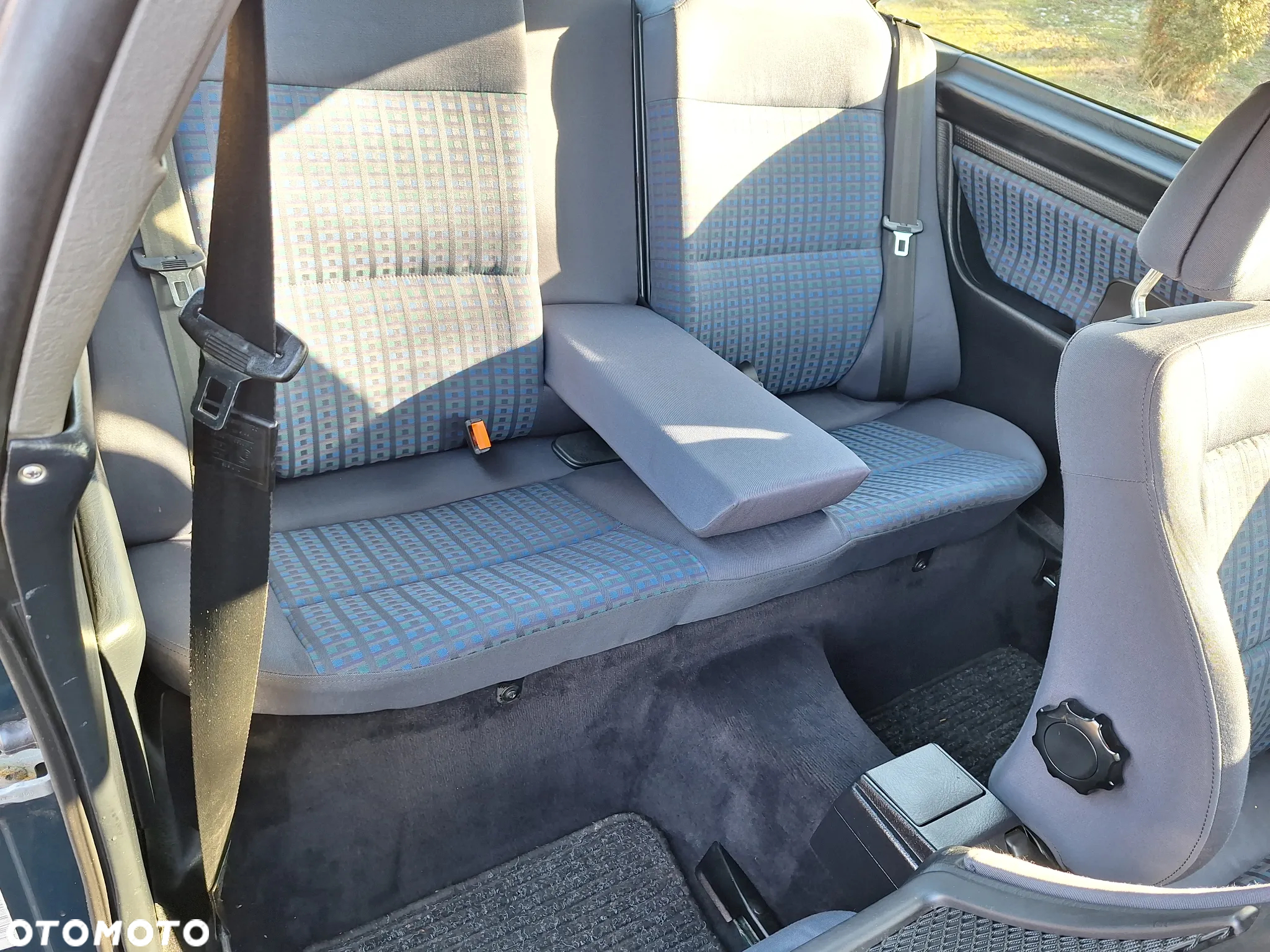 Audi Coupe 2.0 - 14