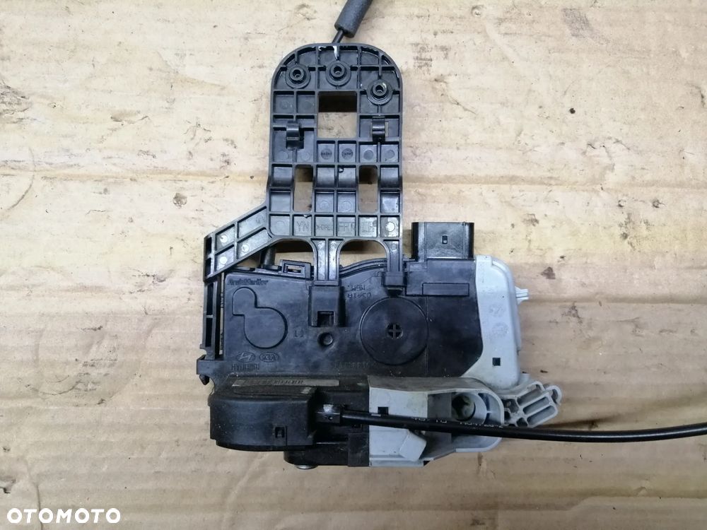 Kia Venga zamki drzwi komplet lewy przód 6 Pin pozostałe 4 Pin EU - 3