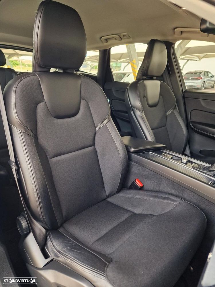 Volvo XC 60 2.0 D4 Momentum Geartronic - 21