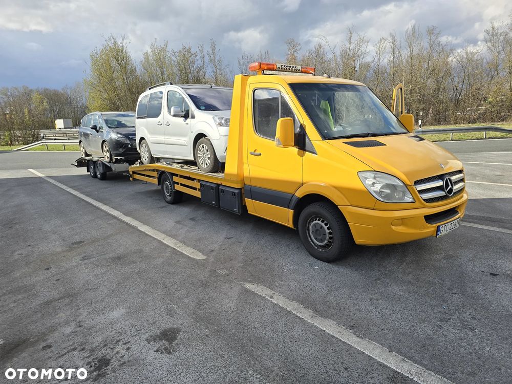 Mercedes-Benz Sprinter 319 - 16