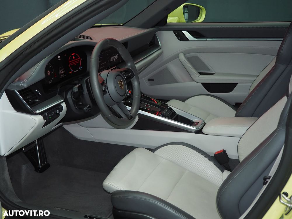 Porsche 911 Carrera PDK - 17
