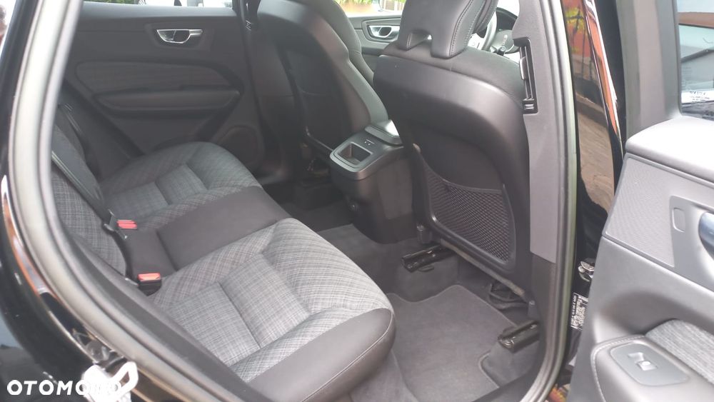Volvo XC 60 B4 D Geartronic Momentum - 12
