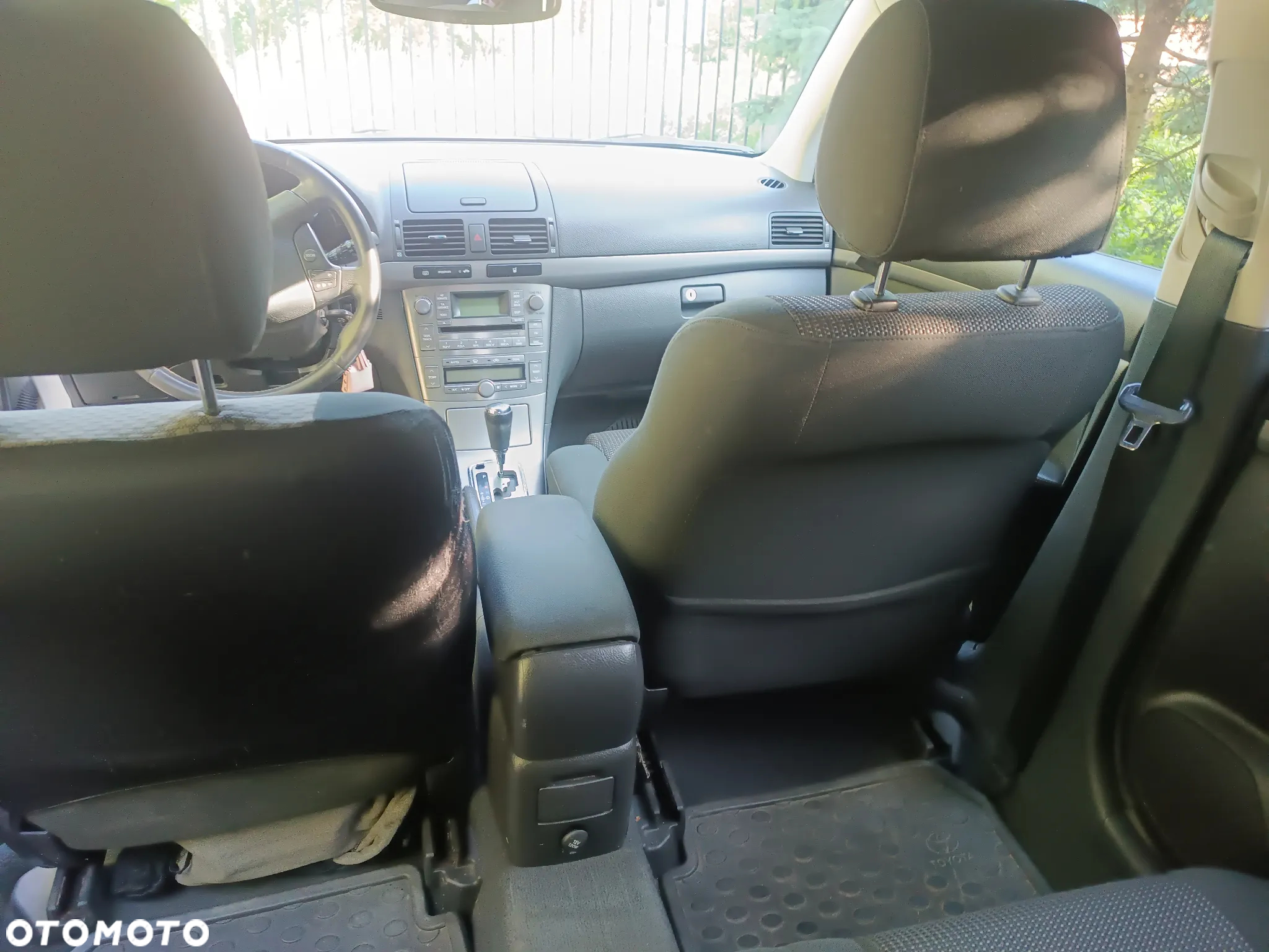 Toyota Avensis - 11