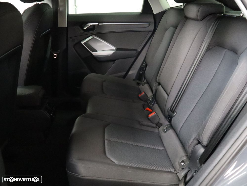 Audi Q3 Sportback 45 TFSIe S tronic - 8