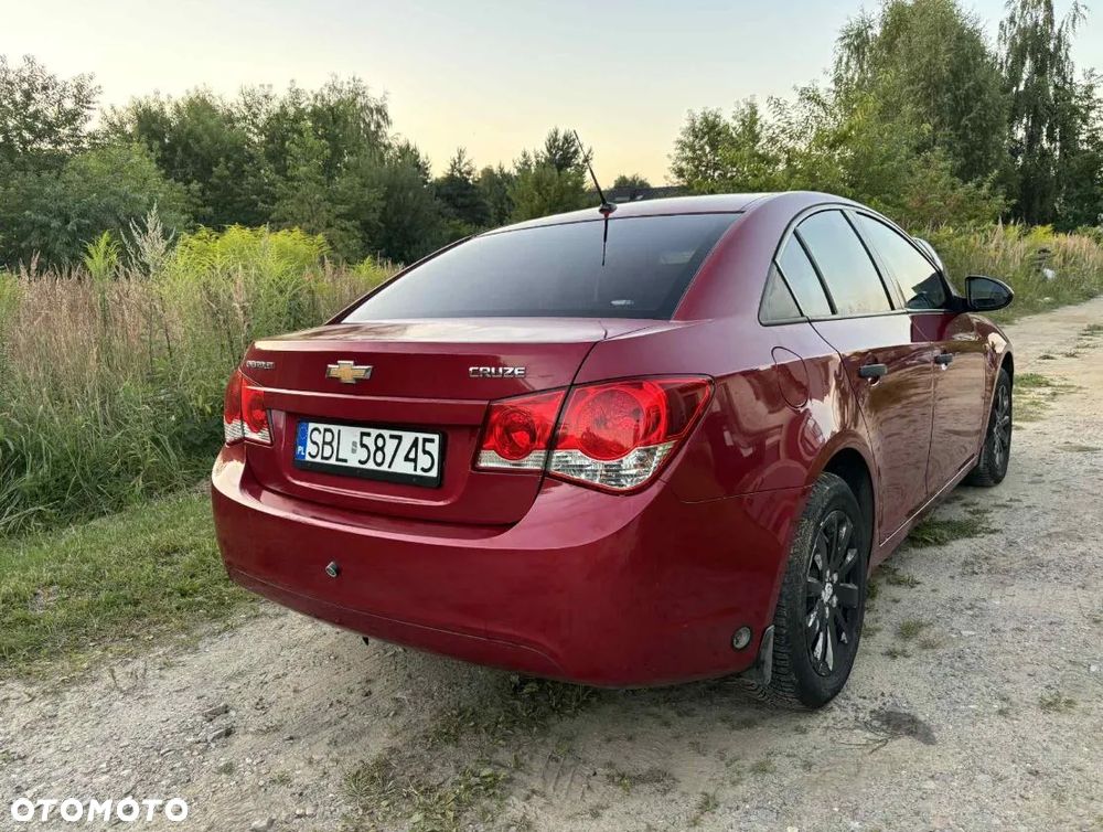 Chevrolet Cruze 1.6 Base - 3