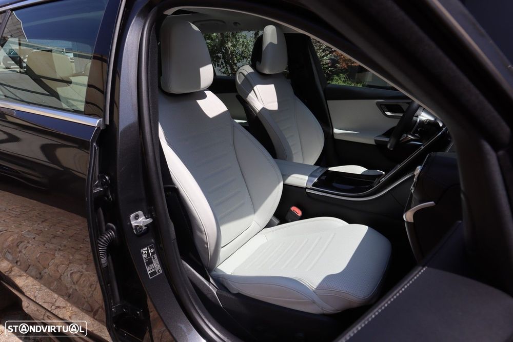 Mercedes-Benz C 300 e AMG Line - 39