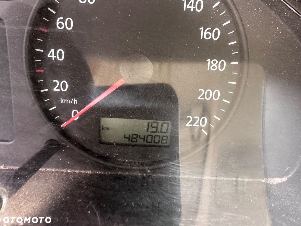 Volkswagen Caravelle - 5
