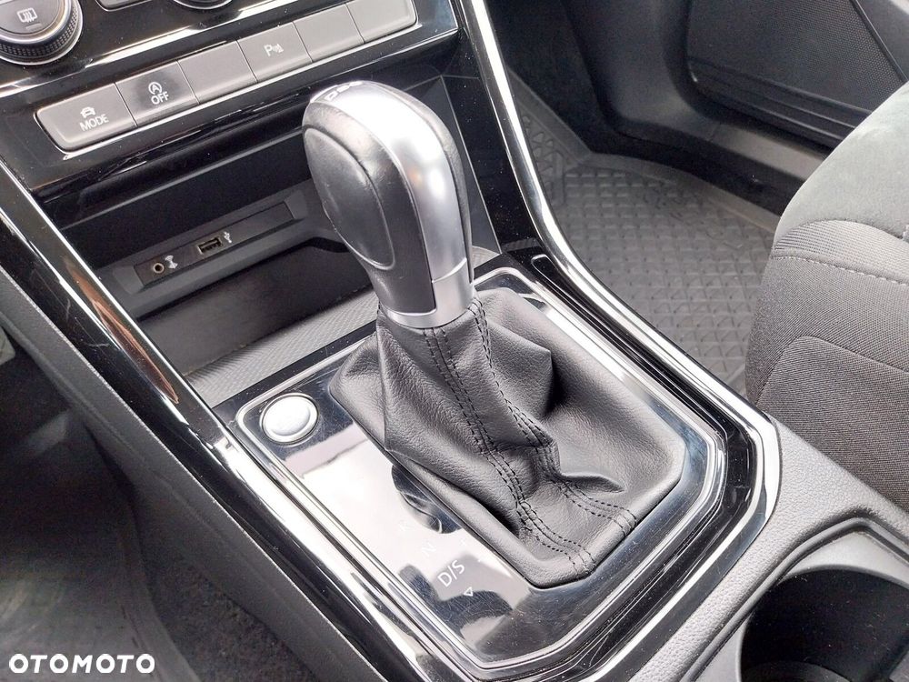 Volkswagen Touran - 32