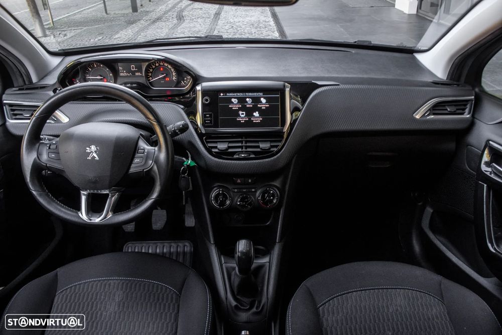 Peugeot 208 1.2 PureTech Signature - 30