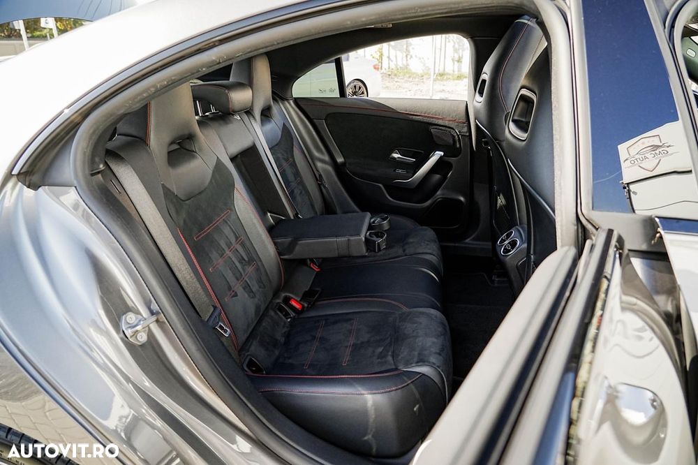 Mercedes-Benz CLA 250 e 8G-DCT AMG Line - 13
