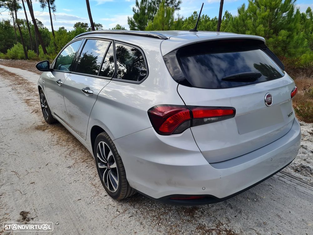Fiat Tipo Station Wagon 1.3 M-Jet Lounge - 4