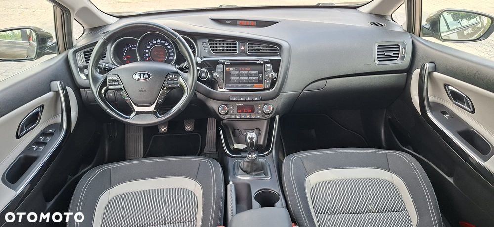 Kia Ceed 1.6 GDI L - 12
