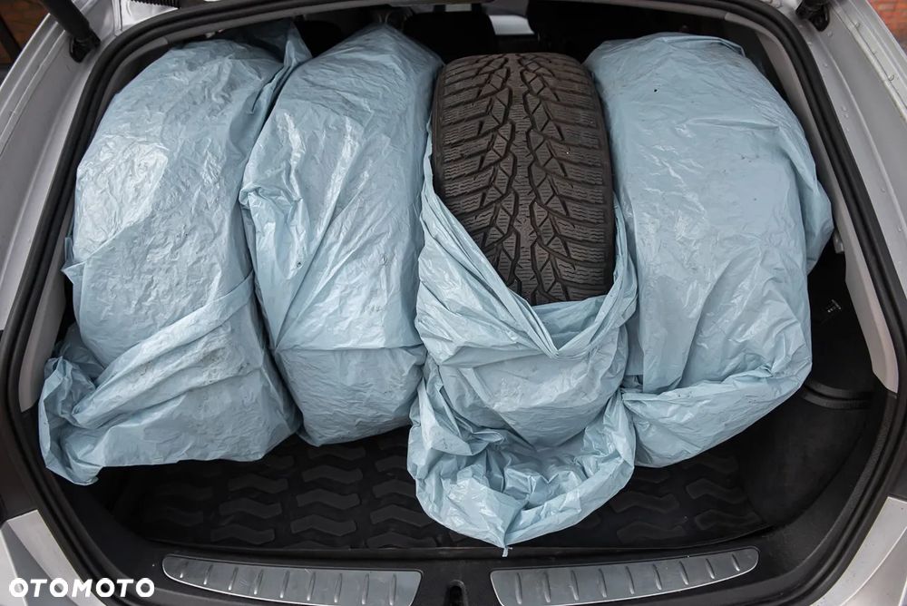 BMW Seria 3 318d - 29