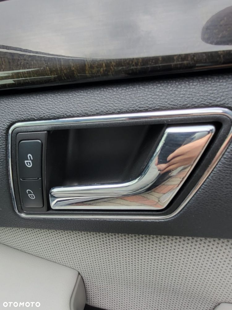 Mercedes-Benz Klasa E 350 CDI 4-Matic Avantgarde - 35
