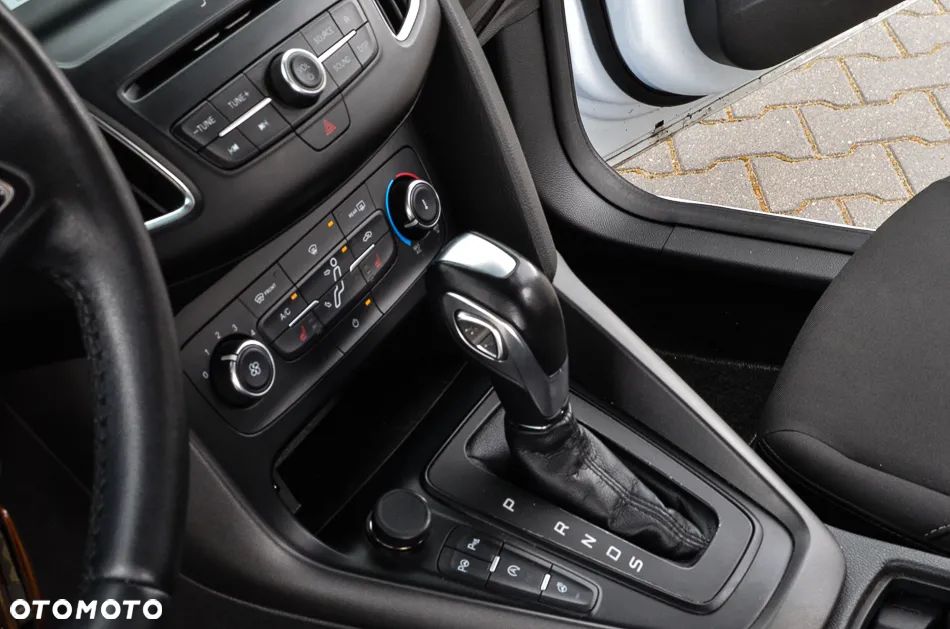 Ford Focus 1.0 EcoBoost Active X - 23