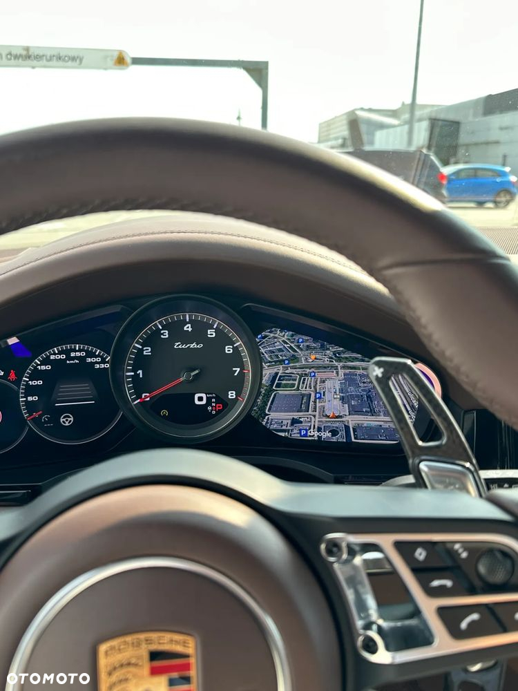 Porsche Cayenne Turbo - 11