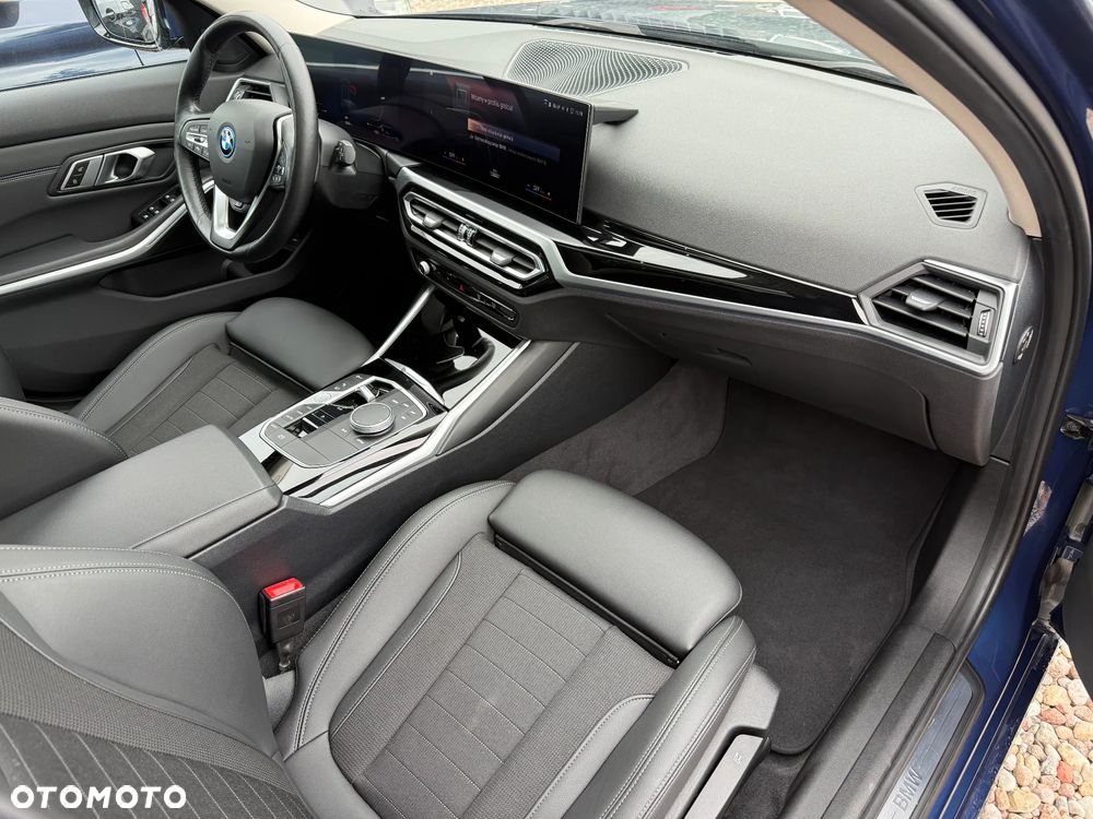 BMW Seria 3 320e M Sport - 24