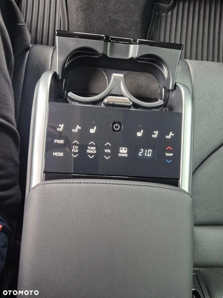 Toyota Camry 2.5 Hybrid Executive CVT - 16