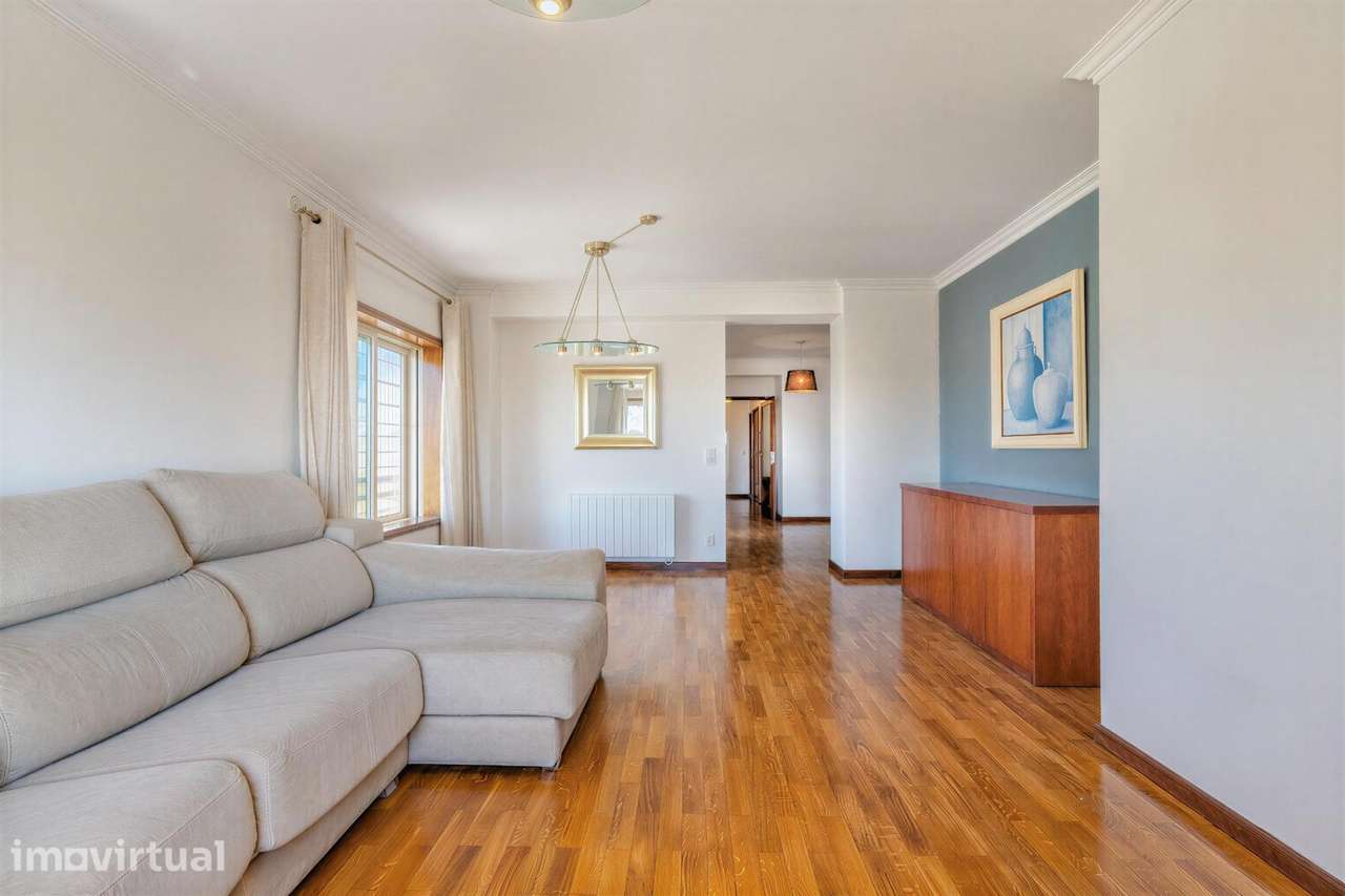 Apartamento T3+1 com suite e dois lugares de garagem na Rua da... - Grande imagem: 4/31