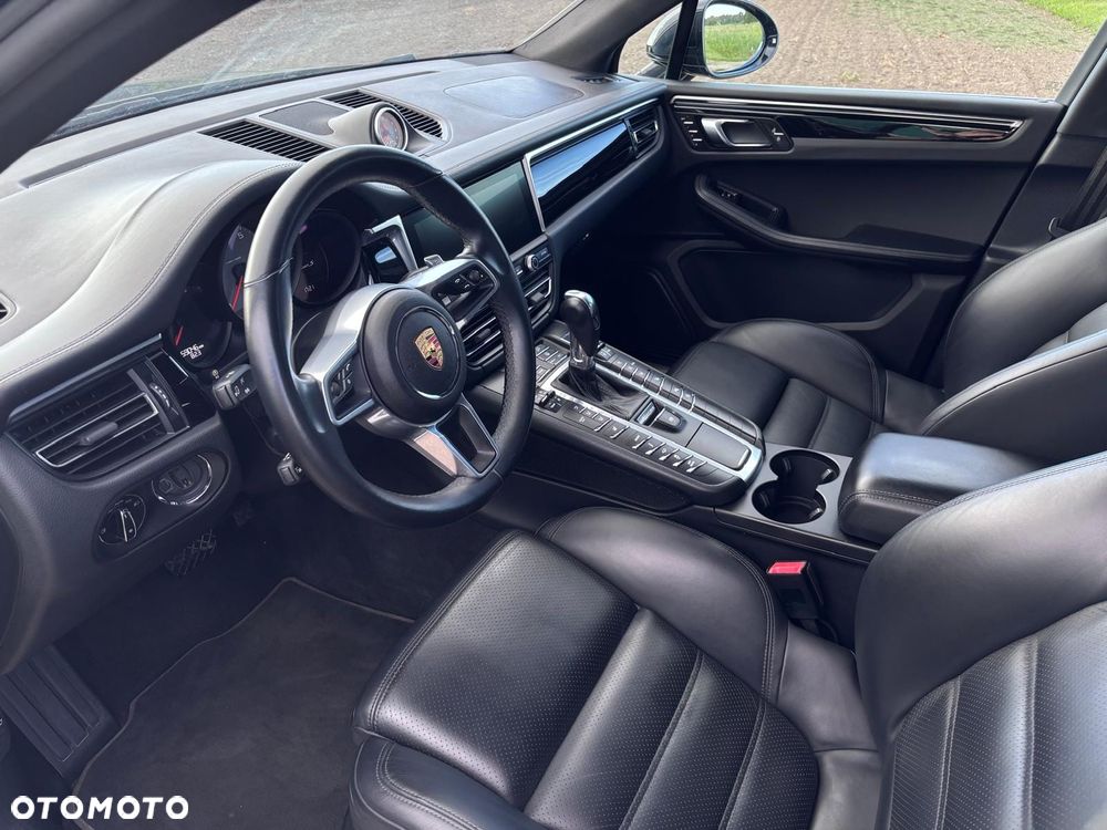 Porsche Macan - 34