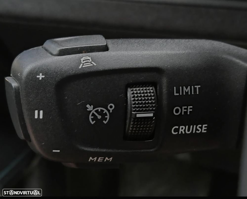 Peugeot 3008 1.2 PureTech Allure Pack EAT8 - 6