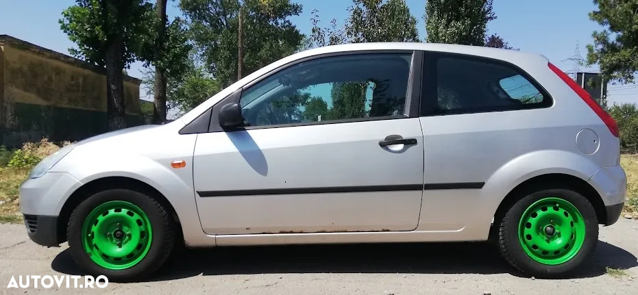 Ford Fiesta 1.3i - 12