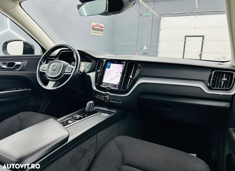 Volvo XC 60 B4 MHEV AT8 FWD Momentum Pro - 22