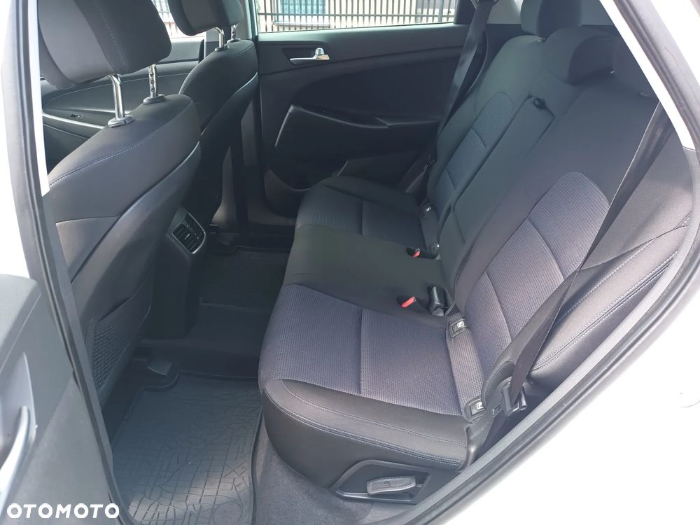 Hyundai Tucson 1.6 GDI BlueDrive Style 2WD - 15