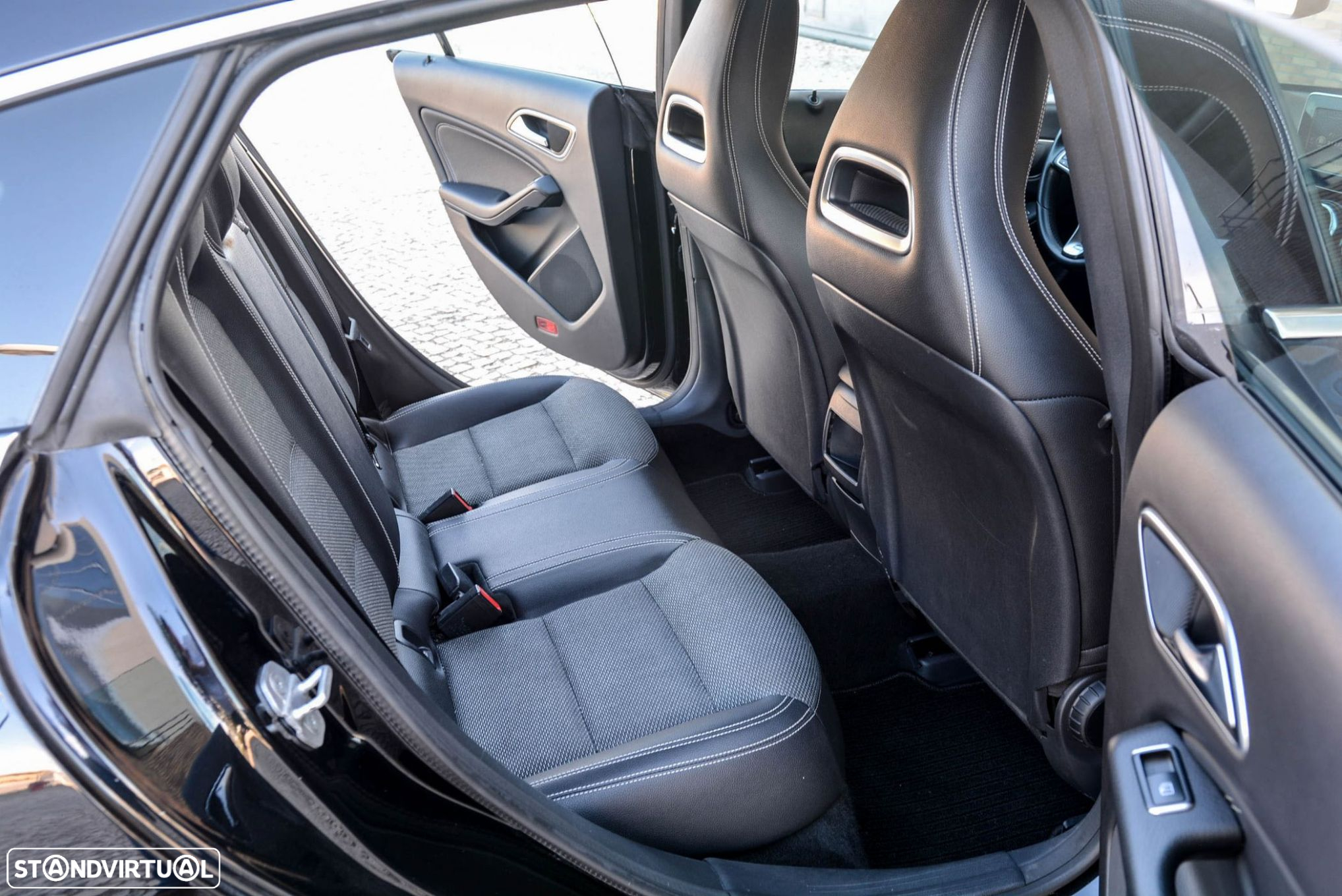 Mercedes-Benz CLA 180 d Shooting Brake Urban - 39