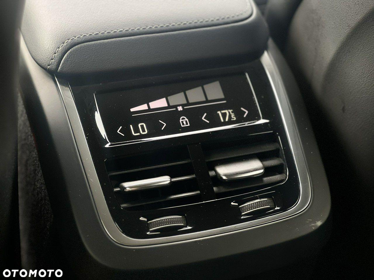 Volvo XC 60 D5 AWD Inscription - 36
